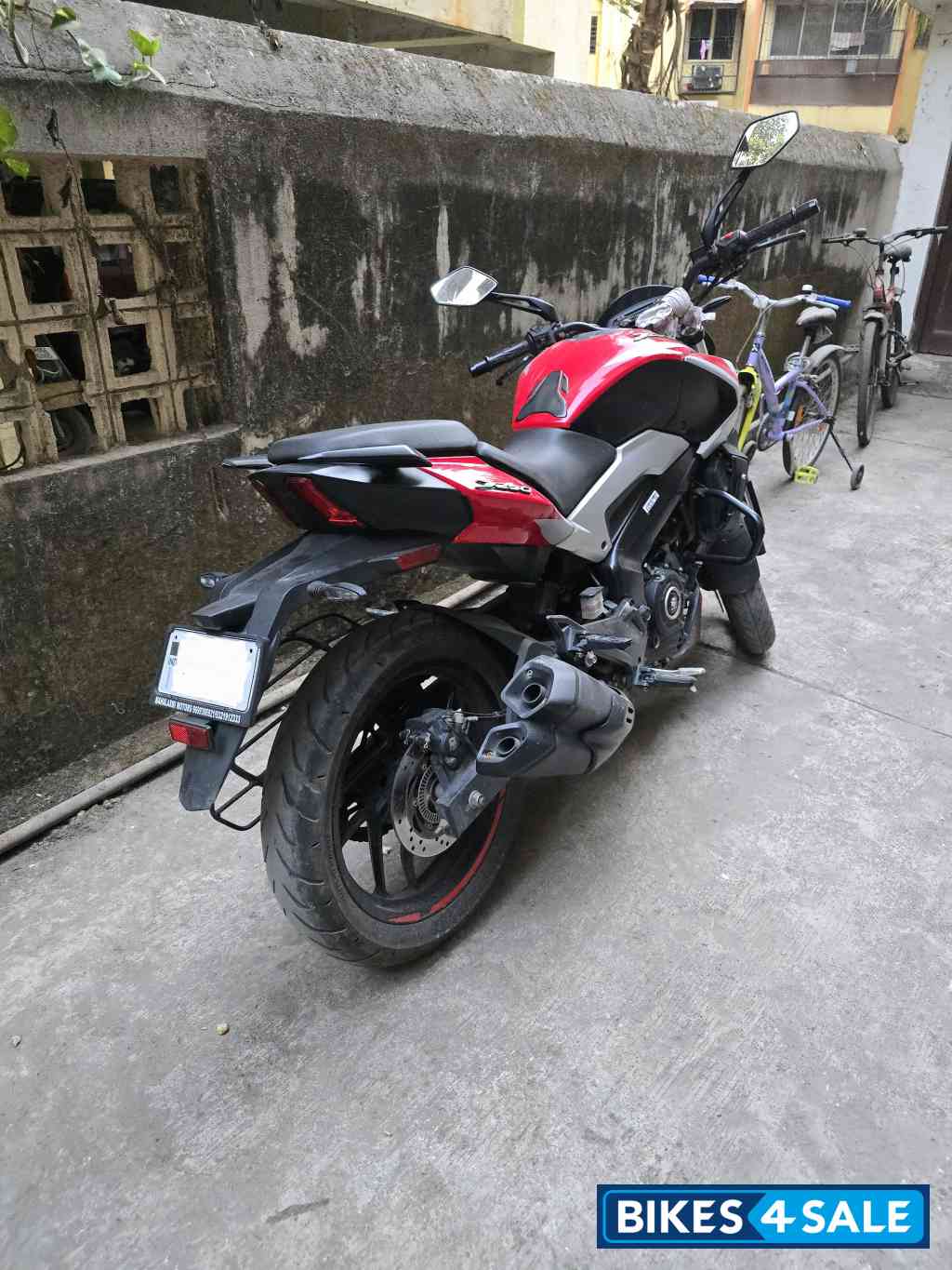 Bajaj Dominar 250 2022