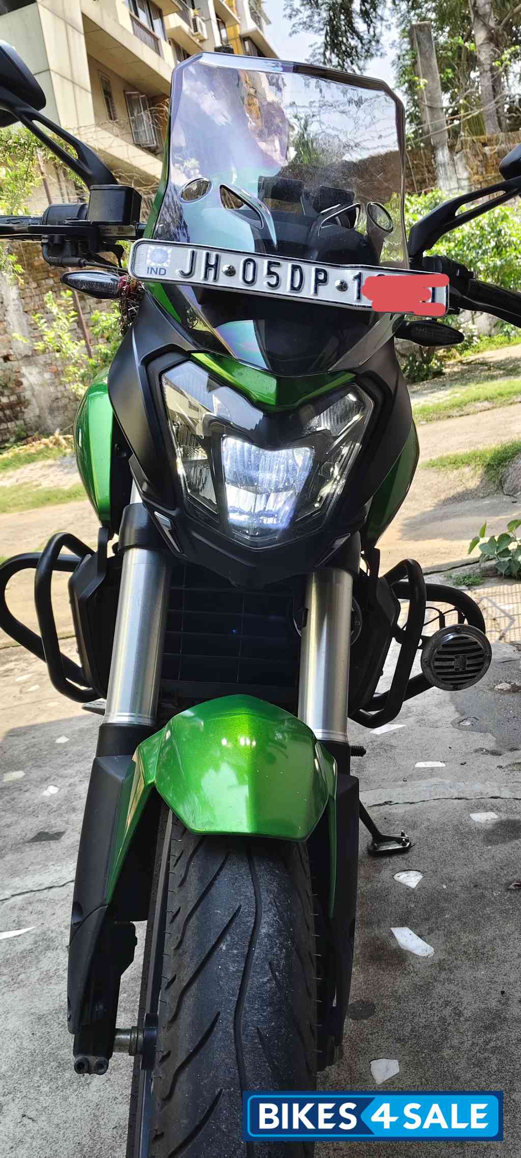 Savanna Green Bajaj Dominar 400 ABS BS6