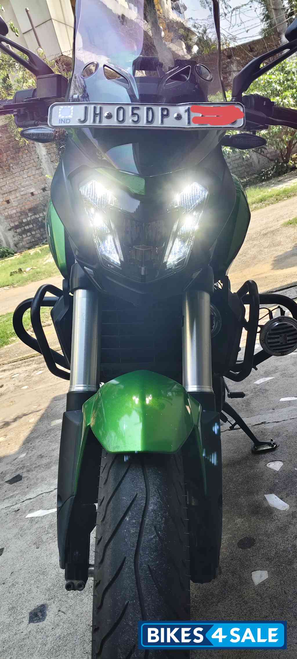 Savanna Green Bajaj Dominar 400 ABS BS6