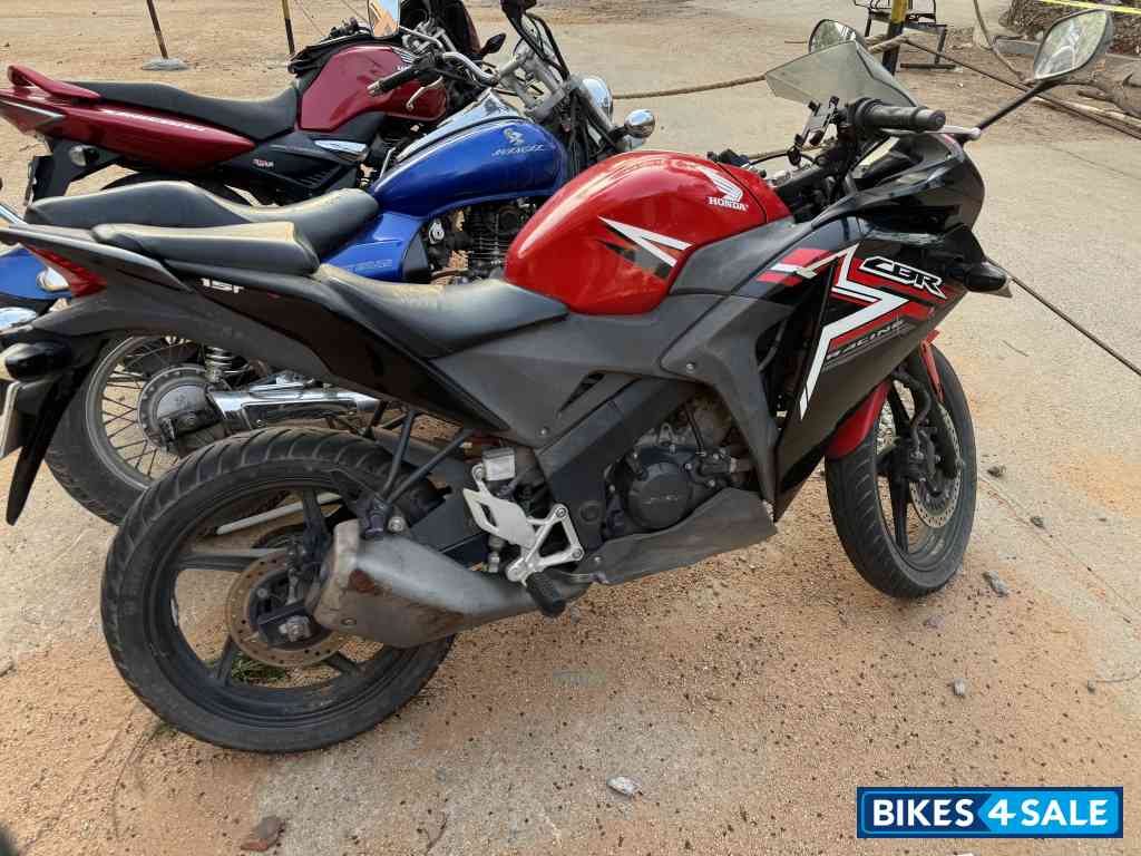 Red & Black Honda CBR 150R