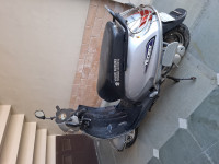 Met Silver Suzuki Access 125