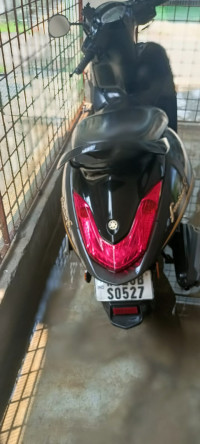 Black -golden Yamaha Fascino S