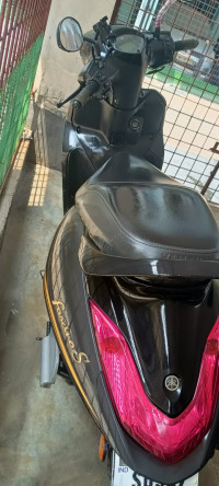Black -golden Yamaha Fascino S