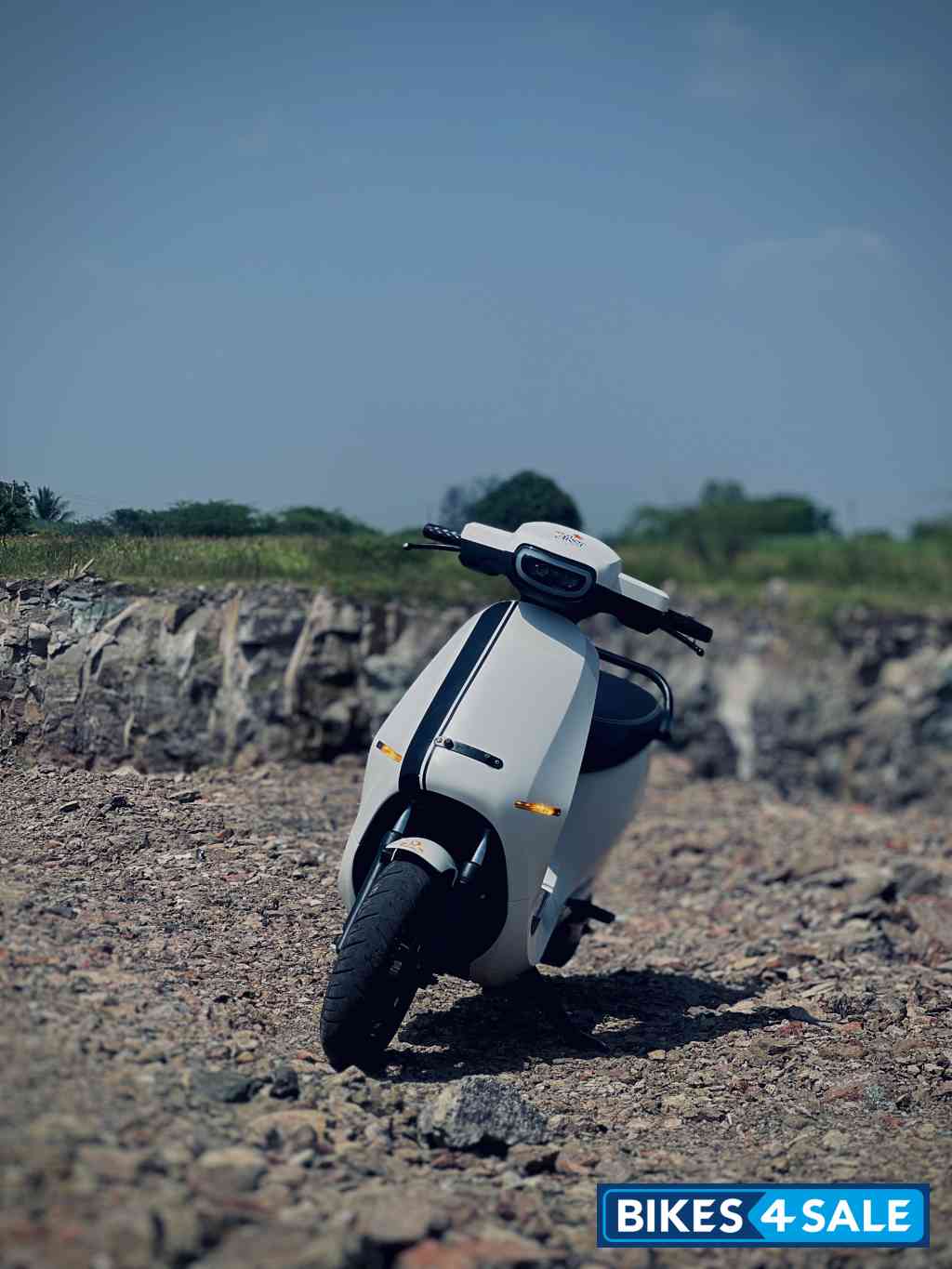 White Ola S1 Pro