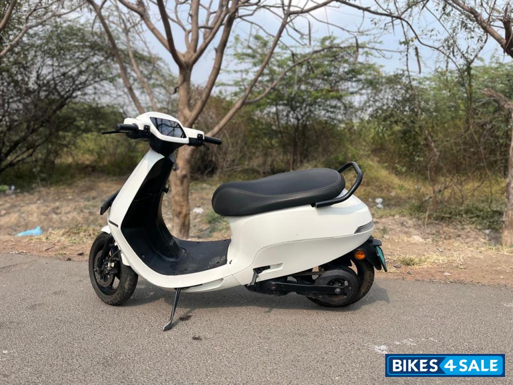 White Ola S1 Pro White Ola S1 Pro