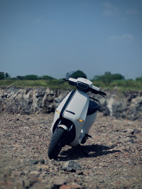 White Ola S1 Pro