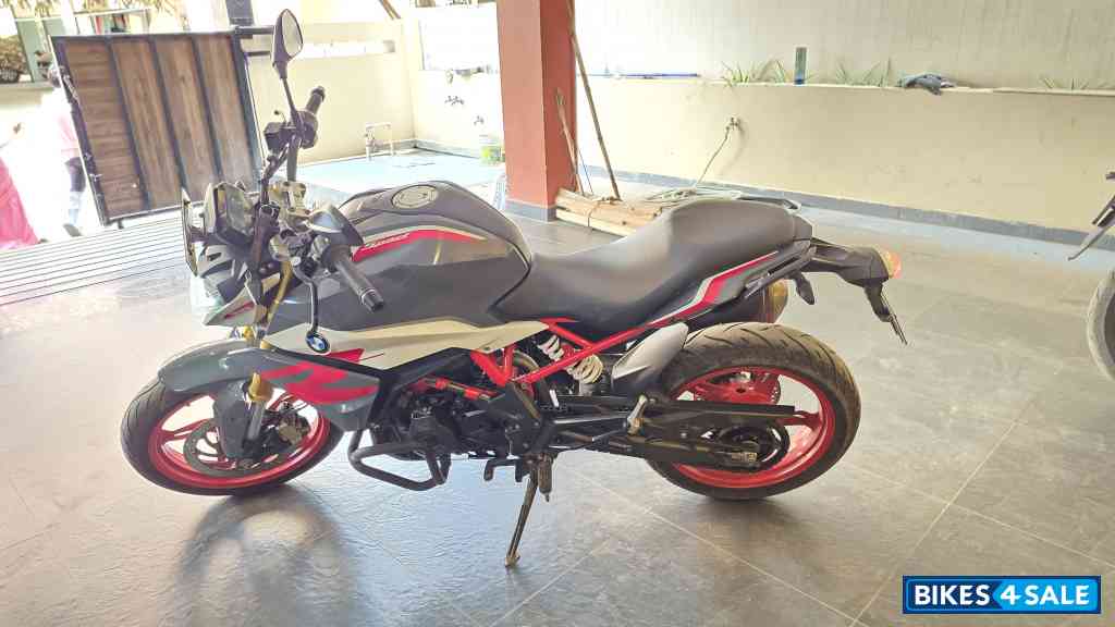 BMW G 310 R