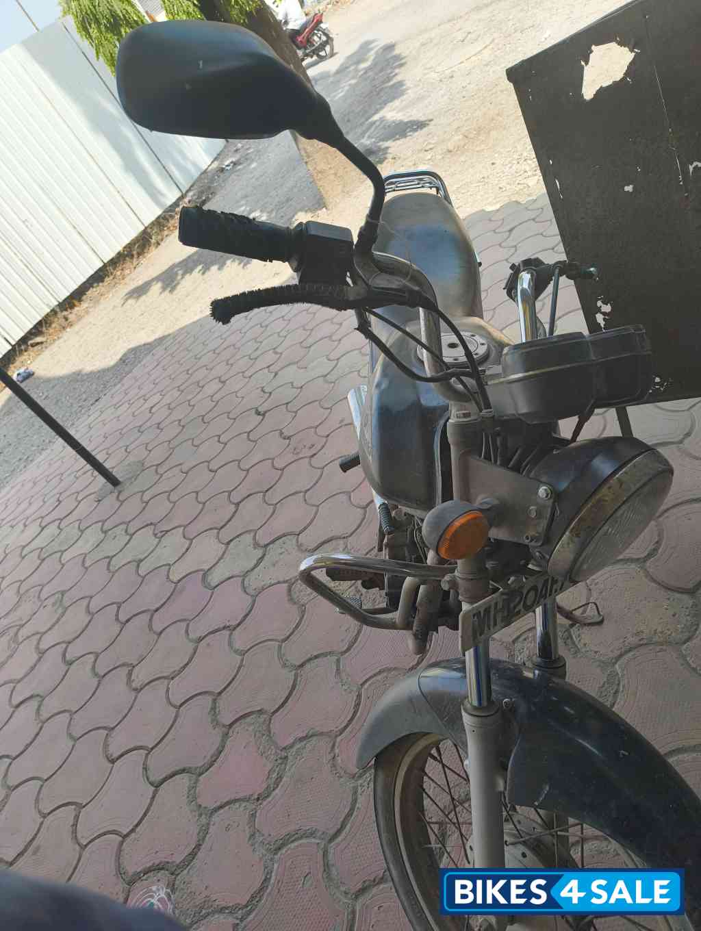 Bajaj Caliber Chroma Bajaj Caliber Chroma