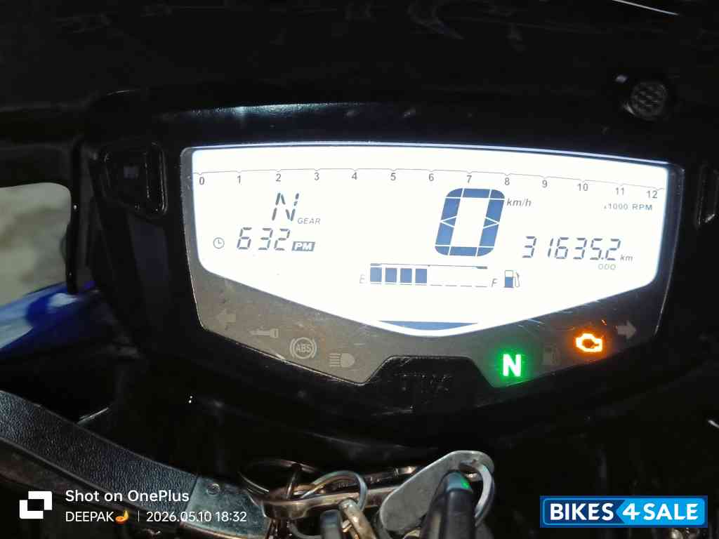 Blue TVS Apache RTR 160 4V