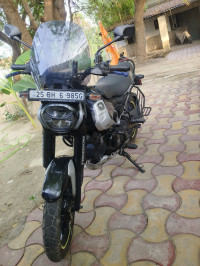 Ebony Black Gray Bajaj Freedom 125 NG04 Drum LED