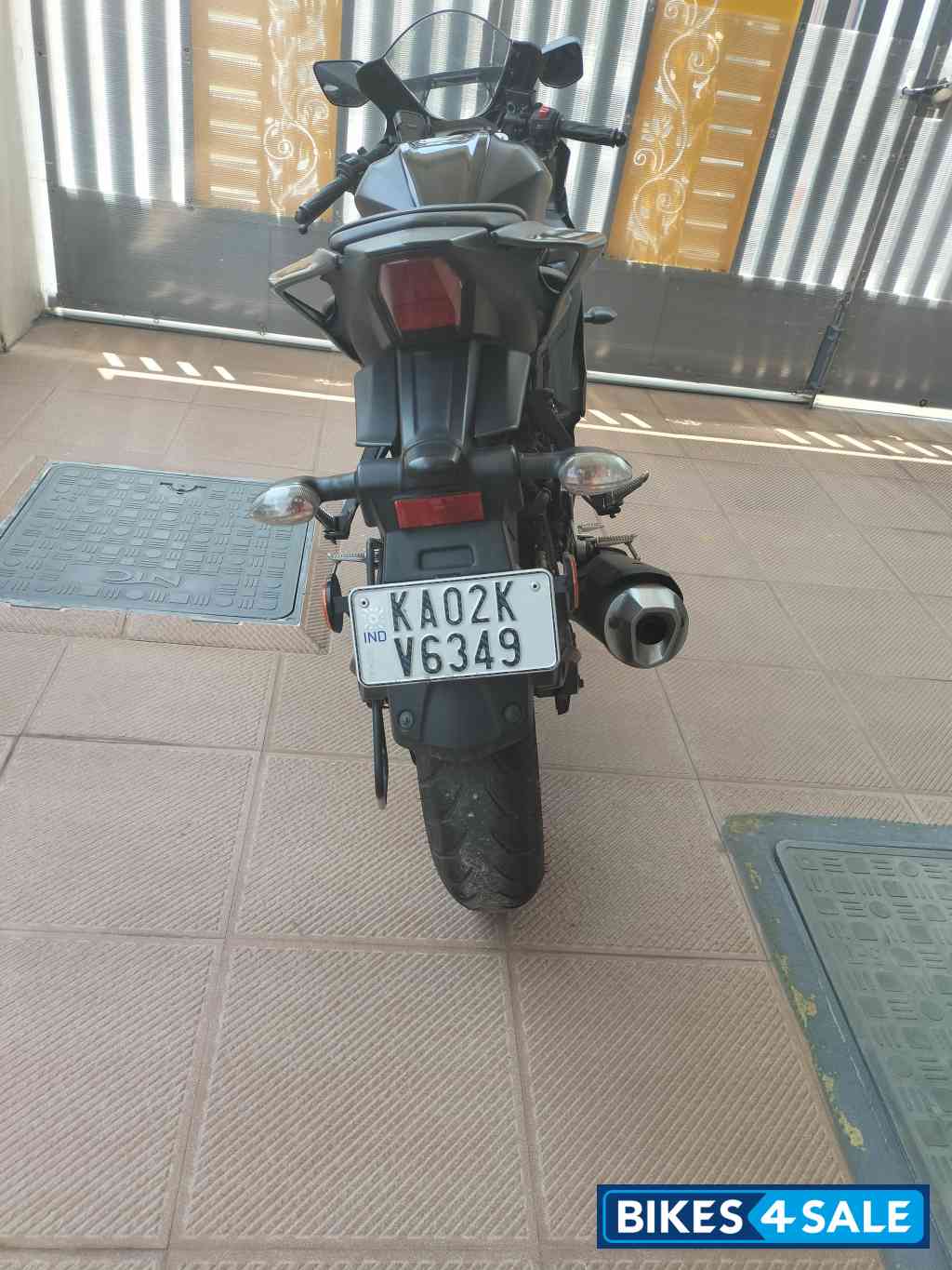 Dark Knight Yamaha R15 V4