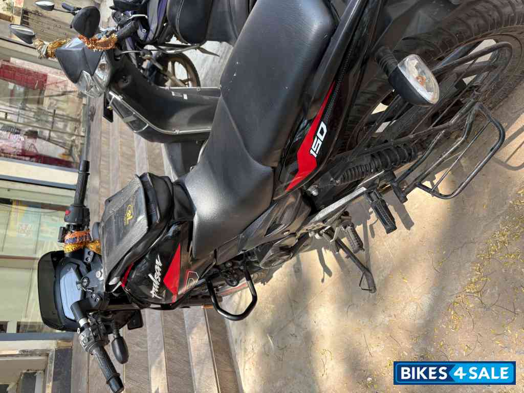Bajaj Pulsar 150 Twin Disc BS6