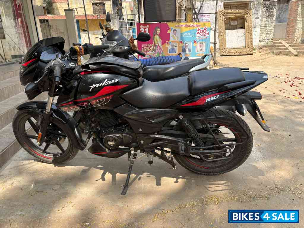 Bajaj Pulsar 150 Twin Disc BS6