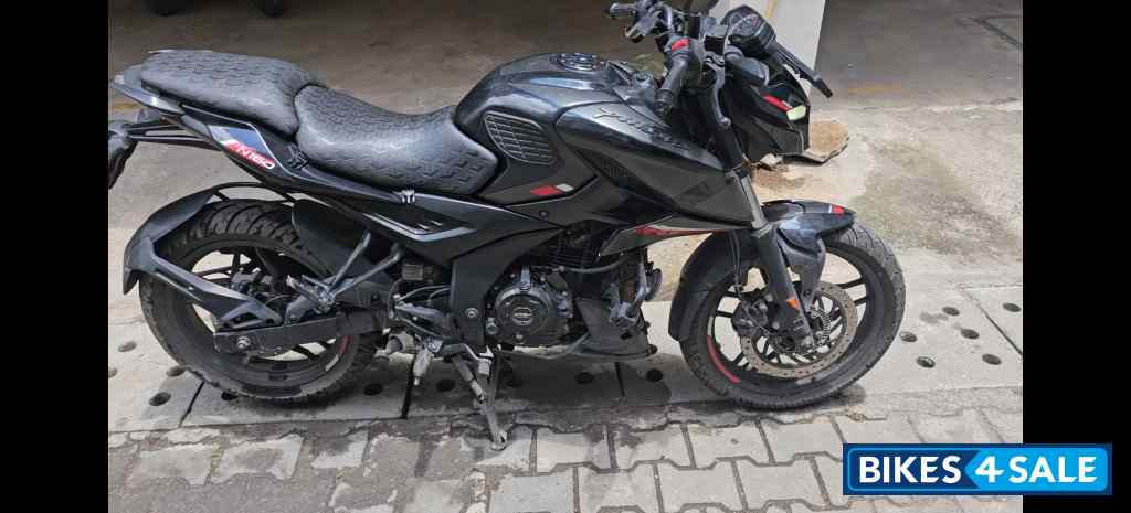 Black Bajaj Pulsar N160 Dual Channel ABS