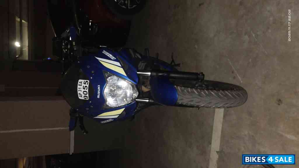 Blue Suzuki Gixxer SF