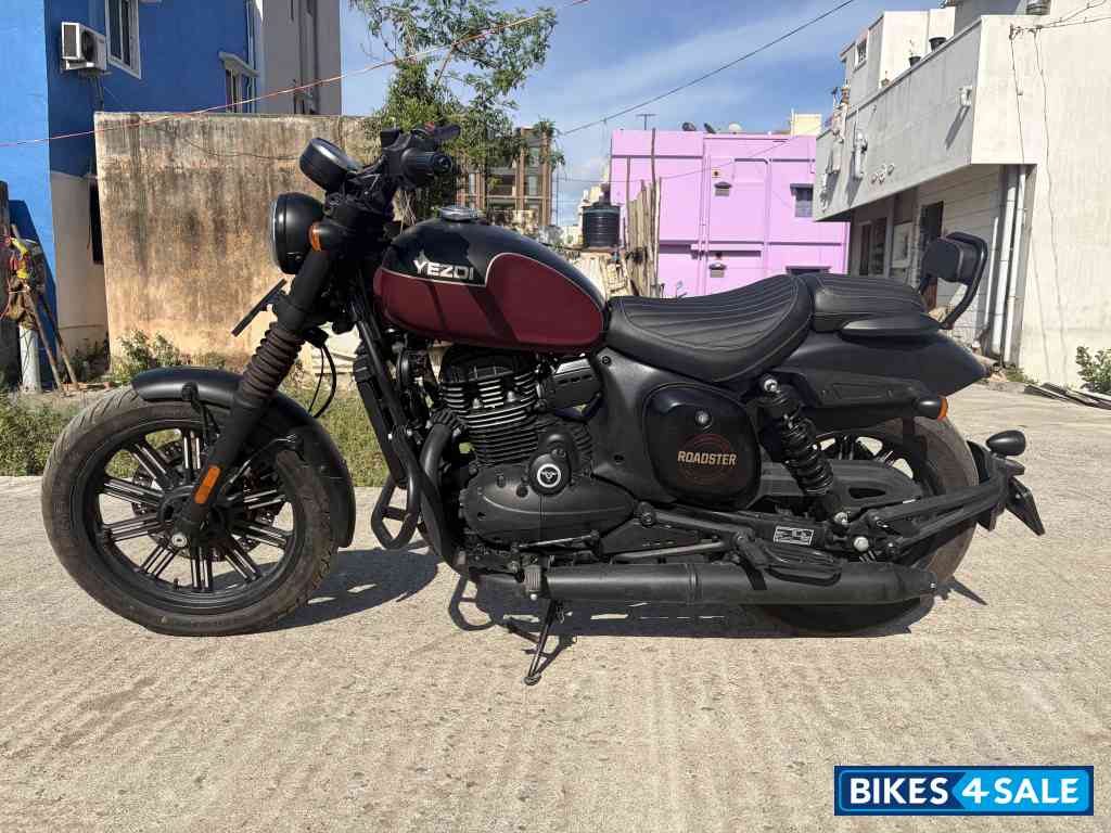 Yezdi Roadster 2025