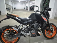 Black KTM Duke