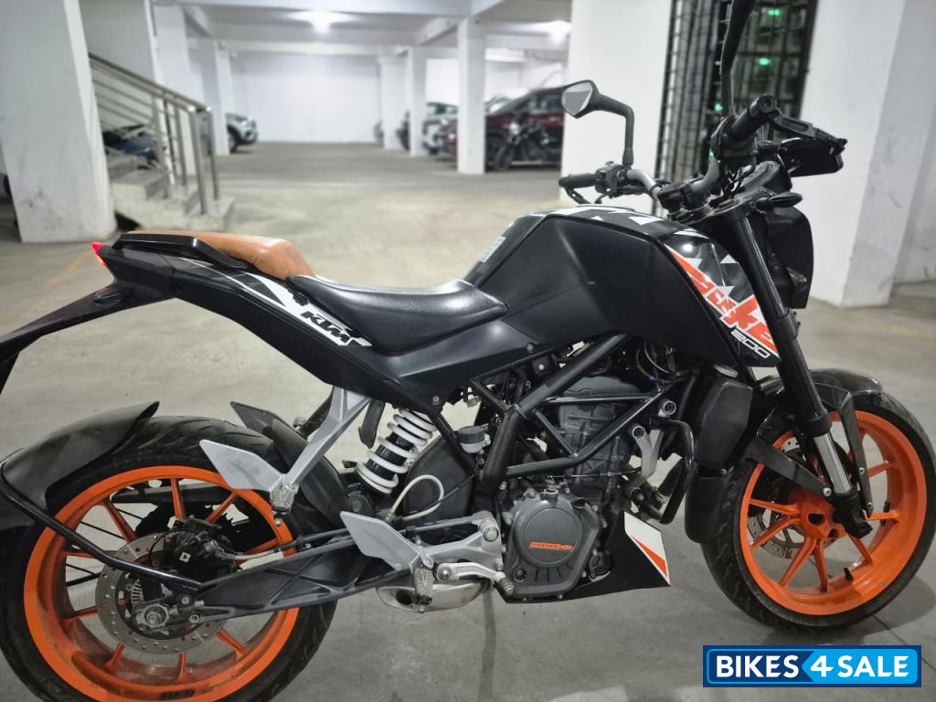 Black KTM Duke Black KTM Duke