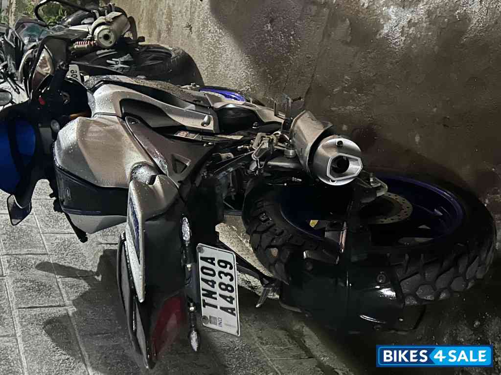 Metallic Grey Yamaha R15M
