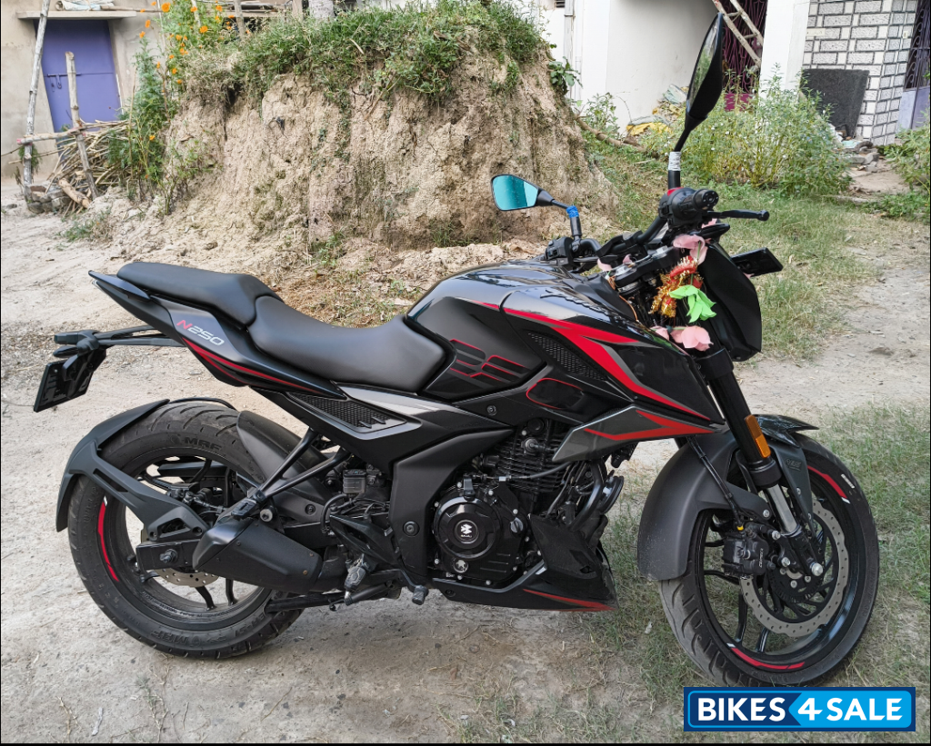 Bajaj Pulsar N250 Dual Channel ABS