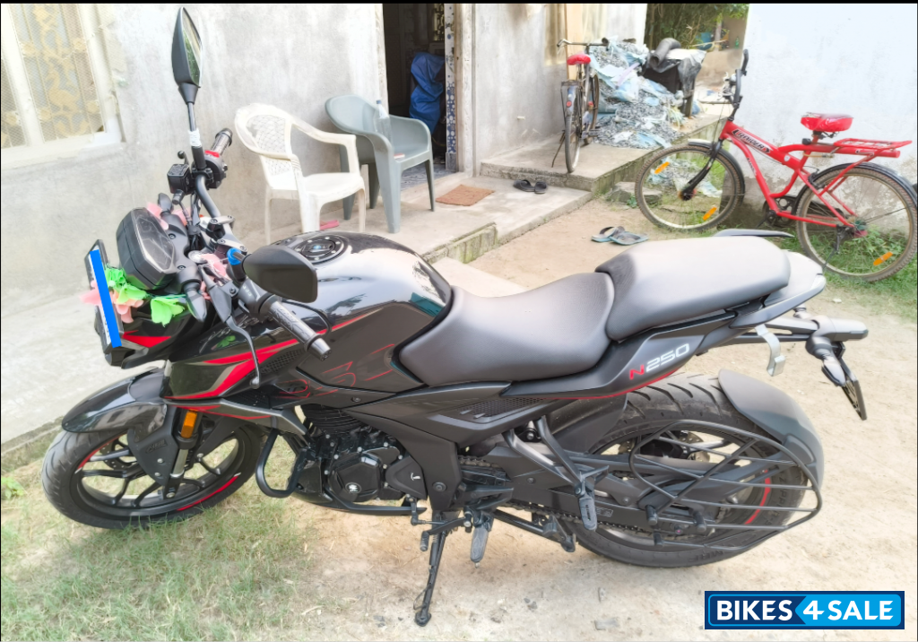 Bajaj Pulsar N250 Dual Channel ABS