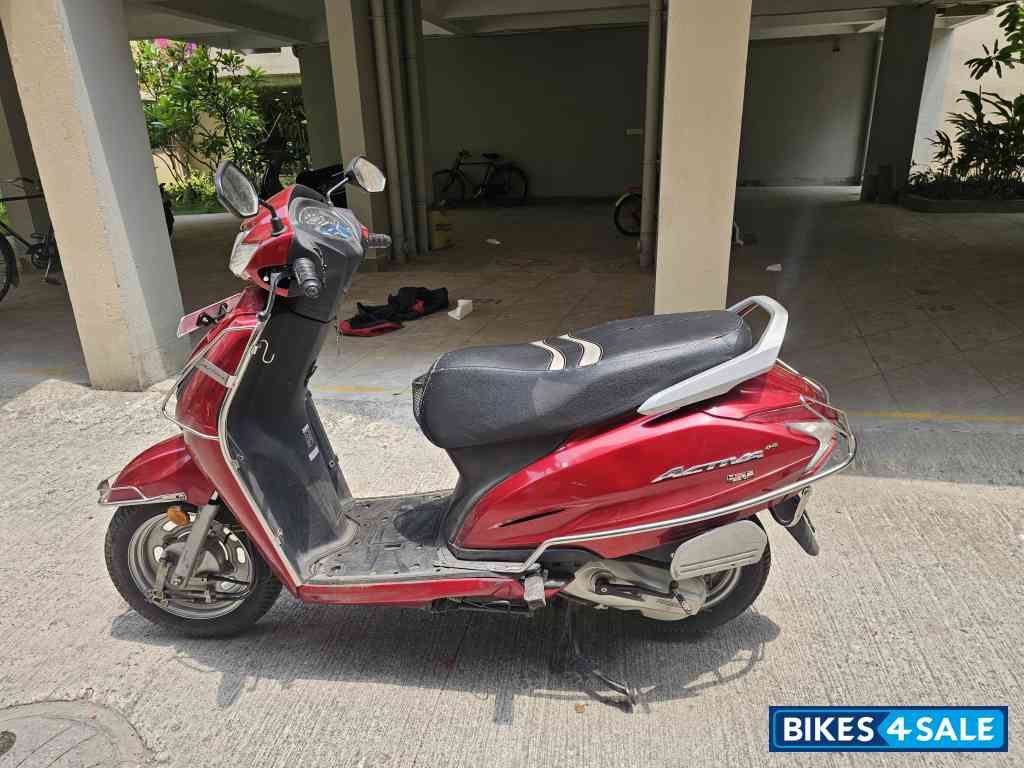 Red Honda Activa 6G