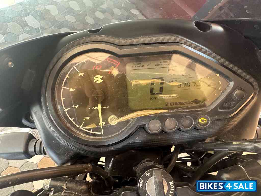 Sparkling Metallic Black And B Bajaj Pulsar 125