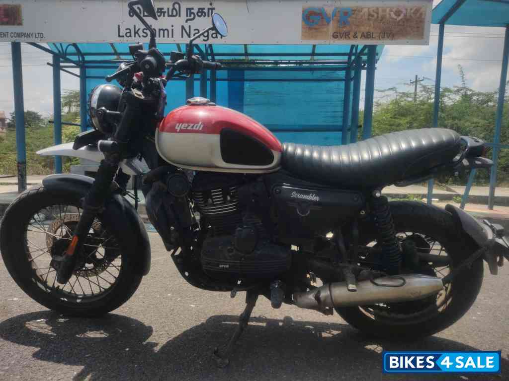 Rebel Red Yezdi Scrambler Dual Tone Rebel Red Yezdi Scrambler Dual Tone