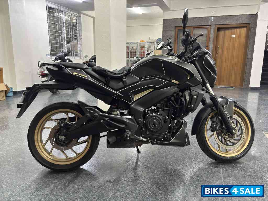 Matte Black Bajaj Dominar 400 ABS BS6