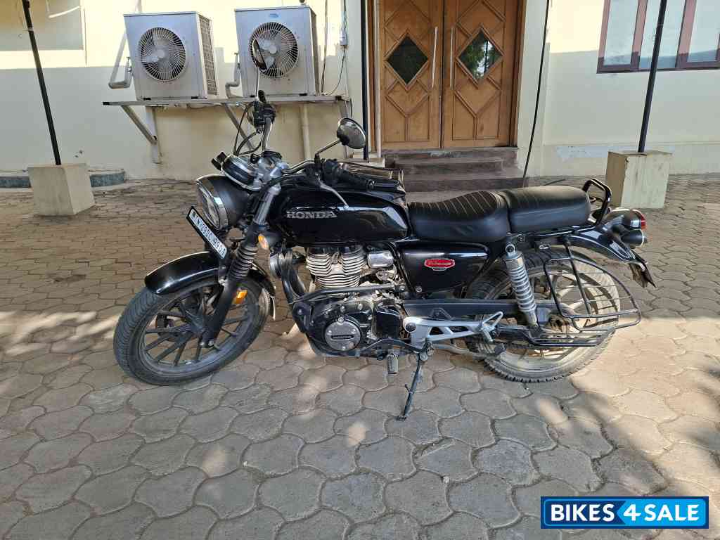 Black Honda Hness CB350 DLX Pro
