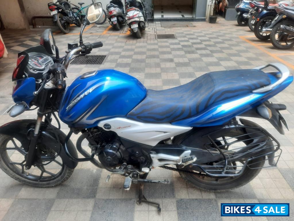 Blue Bajaj Discover 125 ST