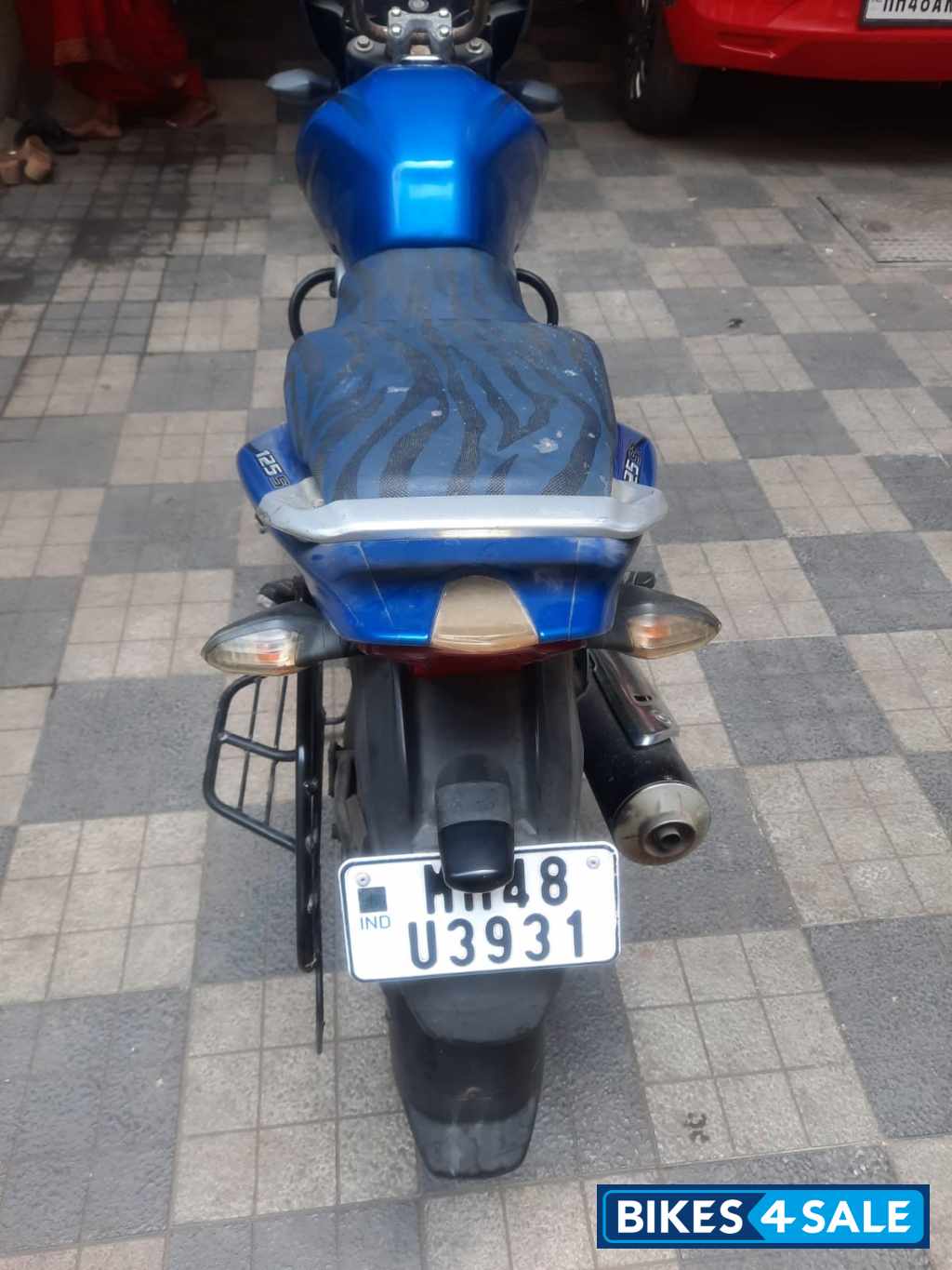 Blue Bajaj Discover 125 ST
