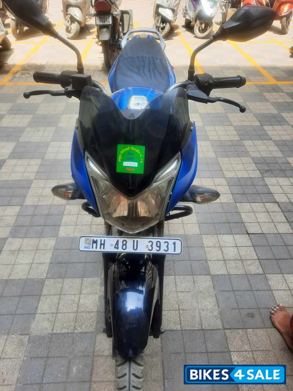 Blue Bajaj Discover 125 ST