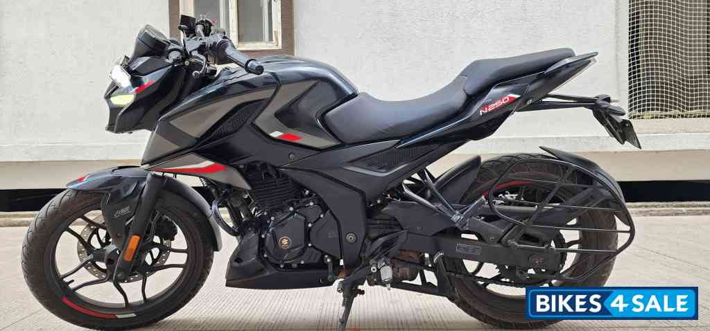 Bajaj Pulsar N250