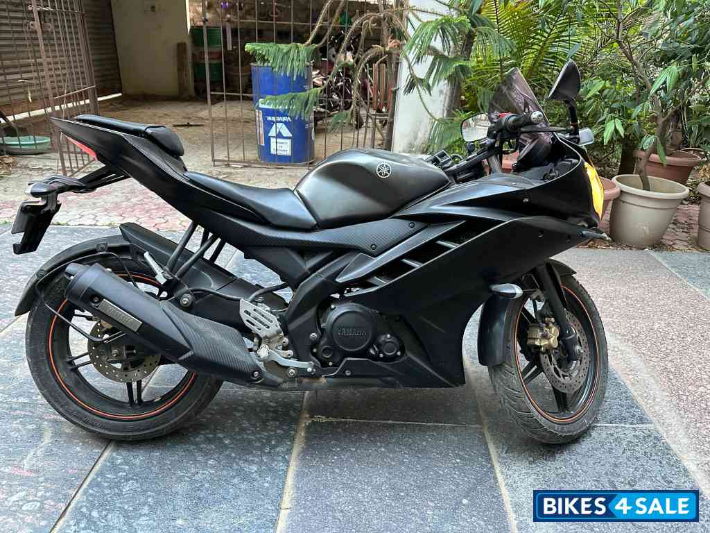 Matte Black Yamaha YZF R15 V2 Matte Black Yamaha YZF R15 V2