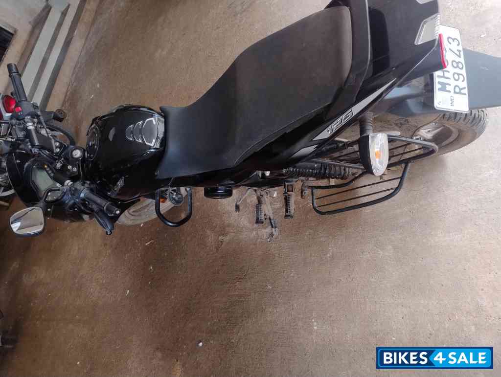 Bajaj Pulsar 125 Neon Disc Single Seat