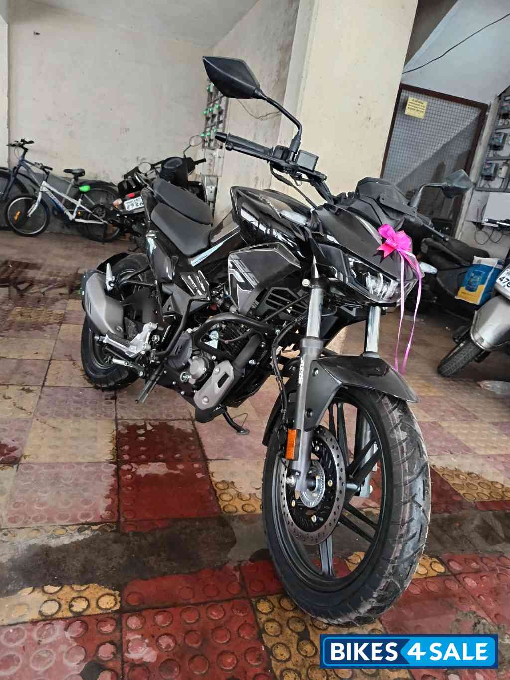 Black Hero Xtreme 125R