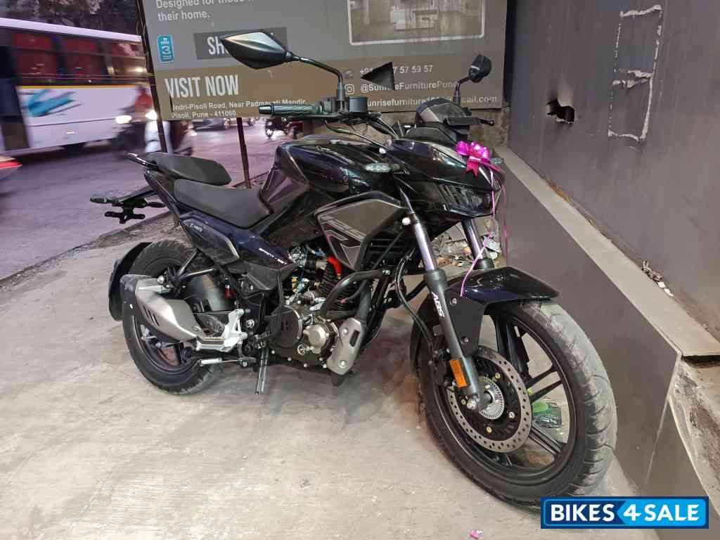Black Hero Xtreme 125R Black Hero Xtreme 125R
