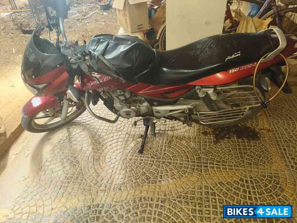 Red Bajaj Pulsar 150 DTSi