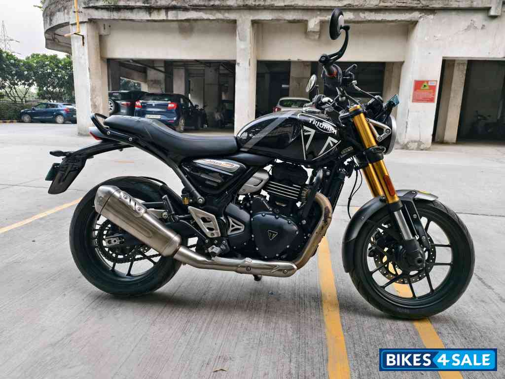 Black Triumph Speed 400