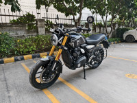 Black Triumph Speed 400