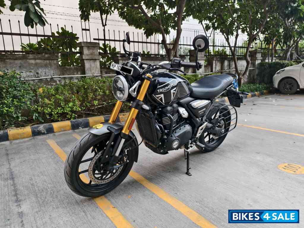 Black Triumph Speed 400