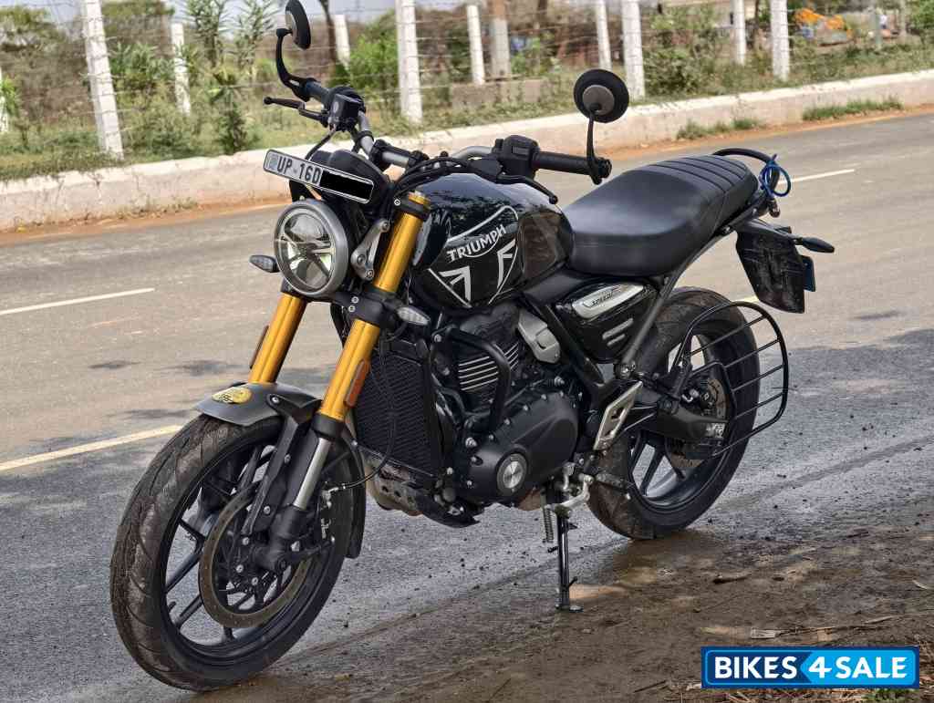 Black Triumph Speed 400