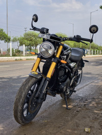 Black Triumph Speed 400
