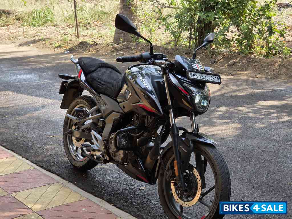 Bajaj Pulsar P150 Twin Disc Split Seat