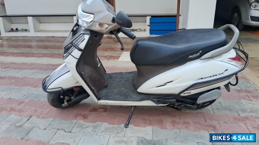 White Limited Edition Honda Activa 5G Limited Edition