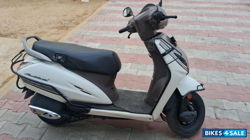 White Limited Edition Honda Activa 5G Limited Edition White Limited Edition Honda Activa 5G Limited Edition