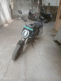 Revolt RV 400