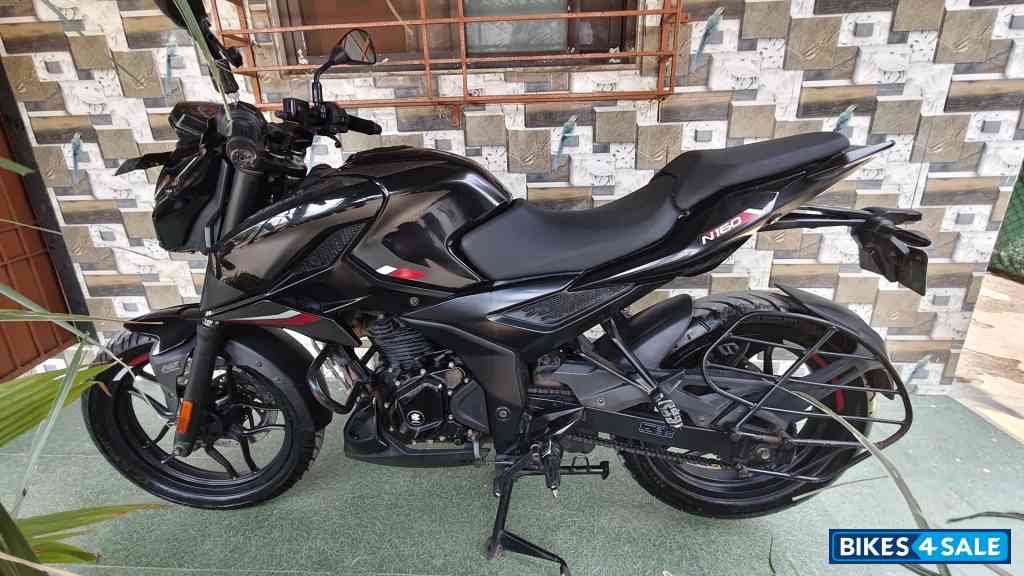 Black Bajaj Pulsar N160 Dual Channel ABS