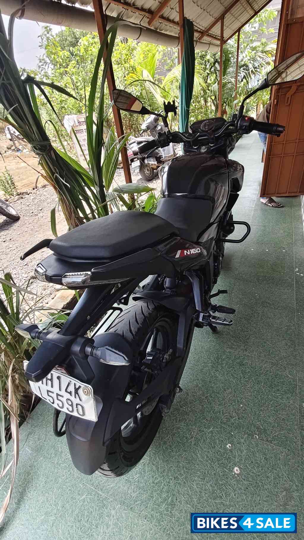 Black Bajaj Pulsar N160 Dual Channel ABS